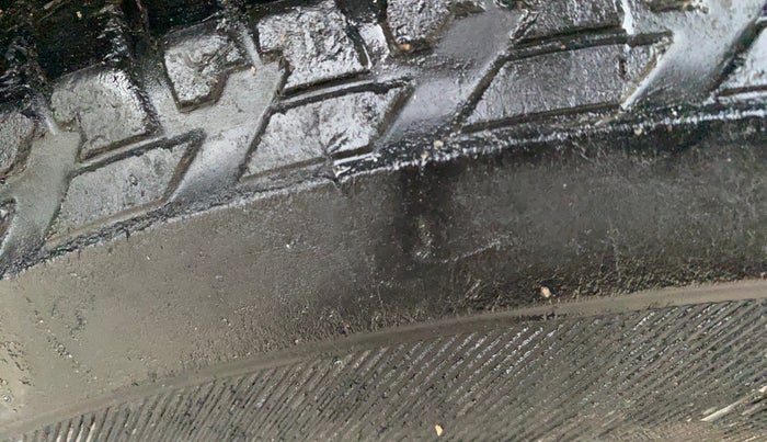 2019 Mahindra XUV500 W9, Diesel, Manual, 56,437 km, Right Front Tyre Tread