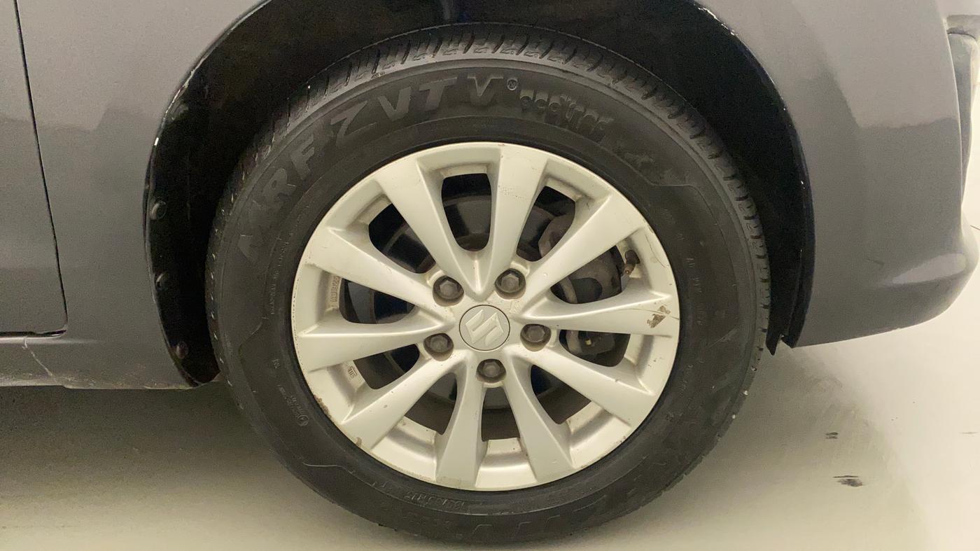 2013 Maruti Ertiga ZXI, Petrol, Manual, 40,809 km, Right Front Wheel