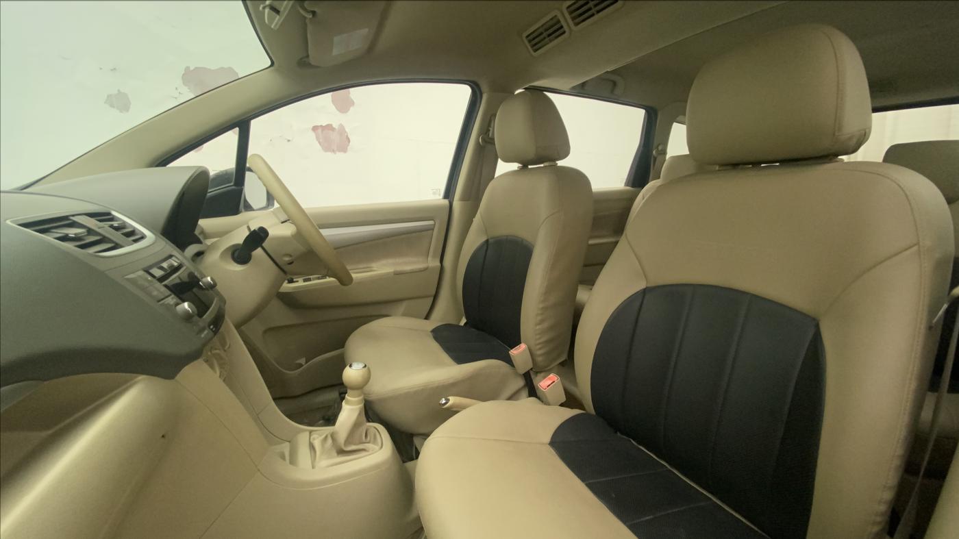 2013 Maruti Ertiga ZXI, Petrol, Manual, 40,809 km, Right Side Front Door Cabin