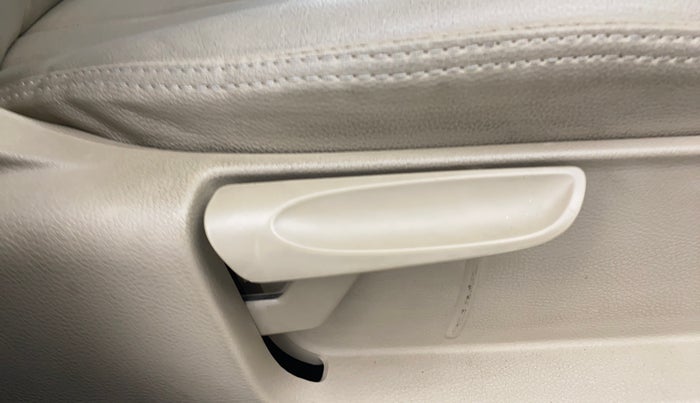 2017 Volkswagen Polo HIGHLINE1.2L, Petrol, Manual, 28,989 km, Driver Side Adjustment Panel