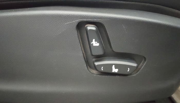 2019 MG HECTOR SHARP 1.5 DCT PETROL, Petrol, Automatic, 77,275 km, Driver Side Adjustment Panel