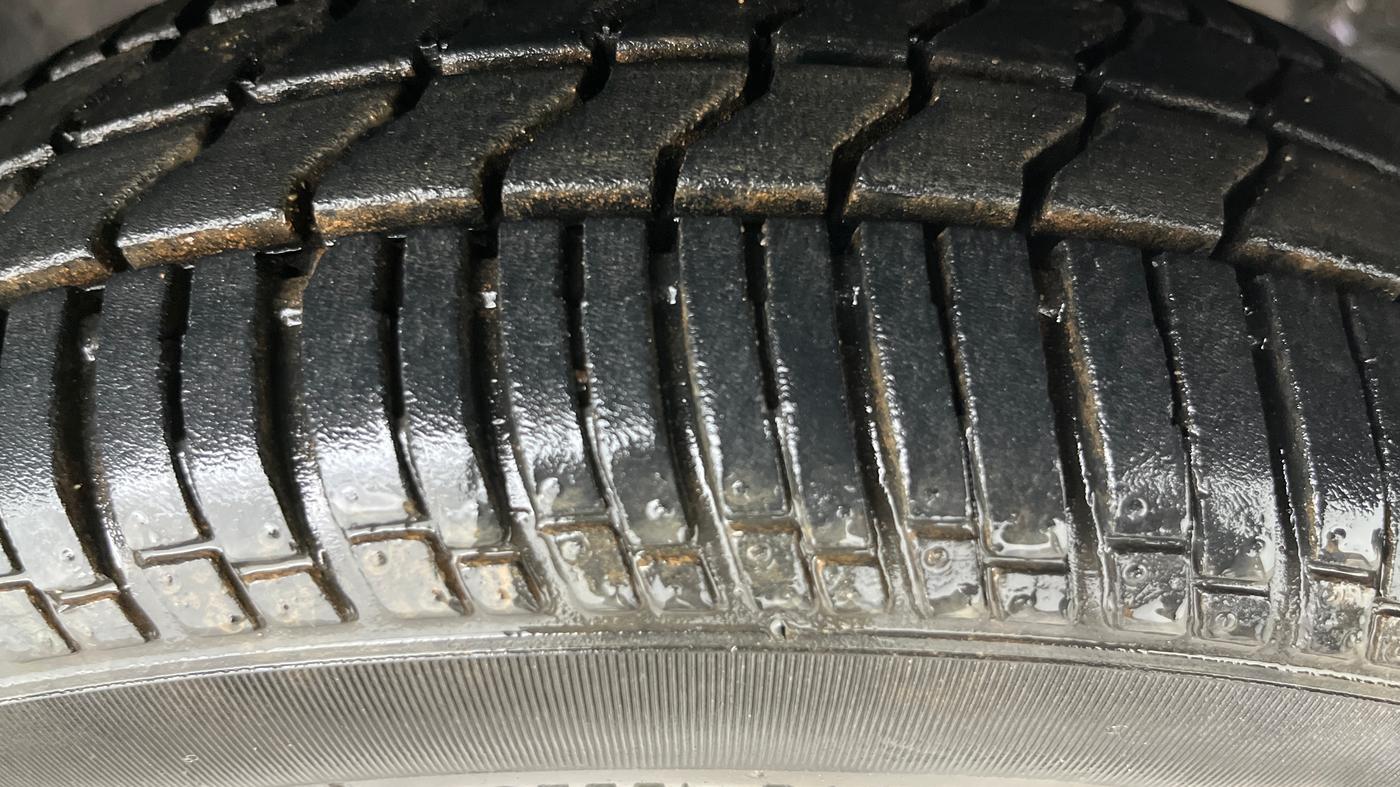 2014 Tata Nano TWIST XT, Petrol, Manual, 89,598 km, Right Front Tyre Tread