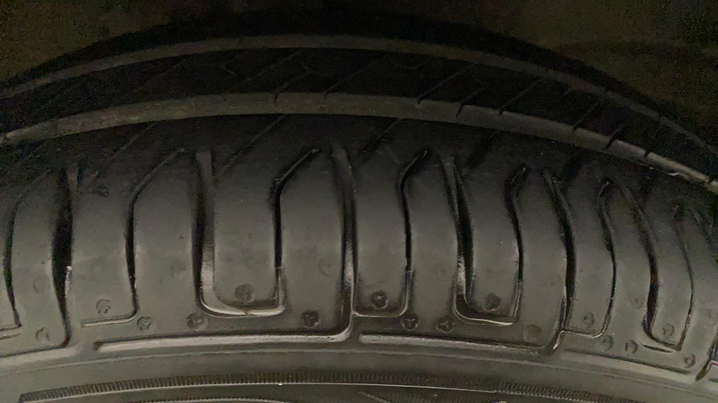 2012 Maruti Wagon R 1.0 VXI, Petrol, Manual, 17,709 km, Right Front Tyre Tread