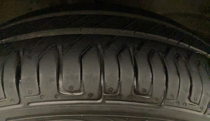 2012 Maruti Wagon R 1.0 VXI, Petrol, Manual, 17,709 km, Right Front Tyre Tread
