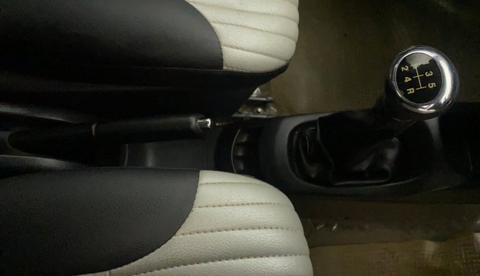 2012 Maruti Wagon R 1.0 VXI, Petrol, Manual, 17,709 km, Gear Lever