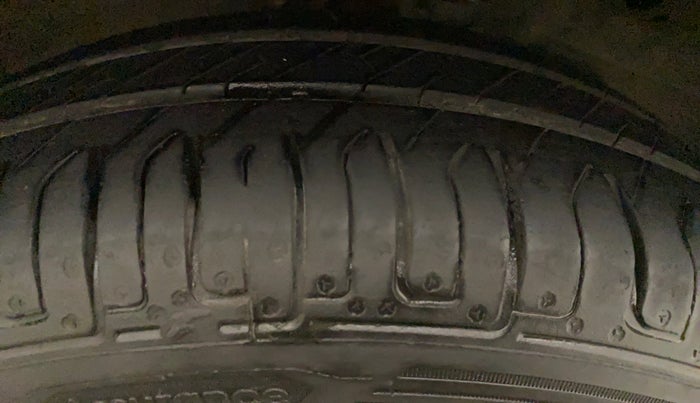 2012 Maruti Wagon R 1.0 VXI, Petrol, Manual, 17,709 km, Right Rear Tyre Tread