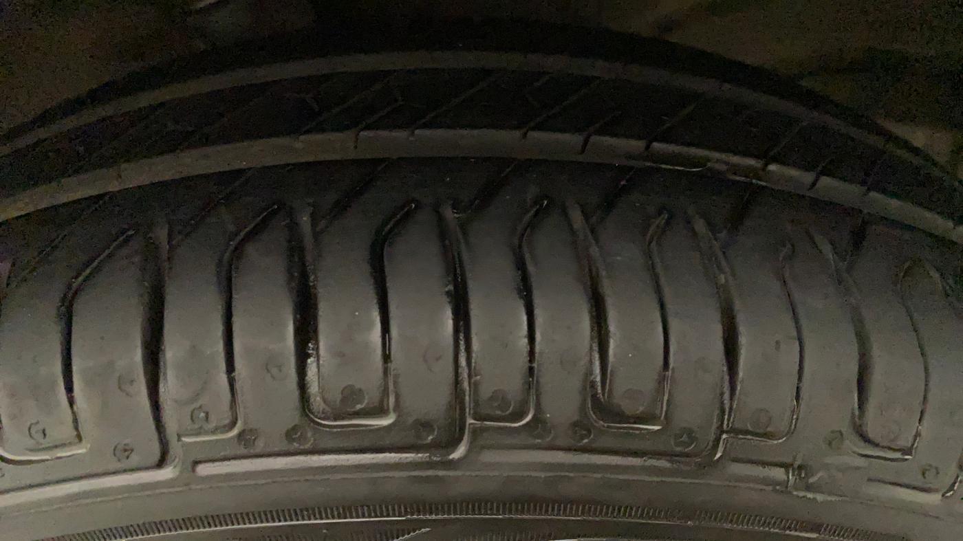 2012 Maruti Wagon R 1.0 VXI, Petrol, Manual, 17,709 km, Left Front Tyre Tread