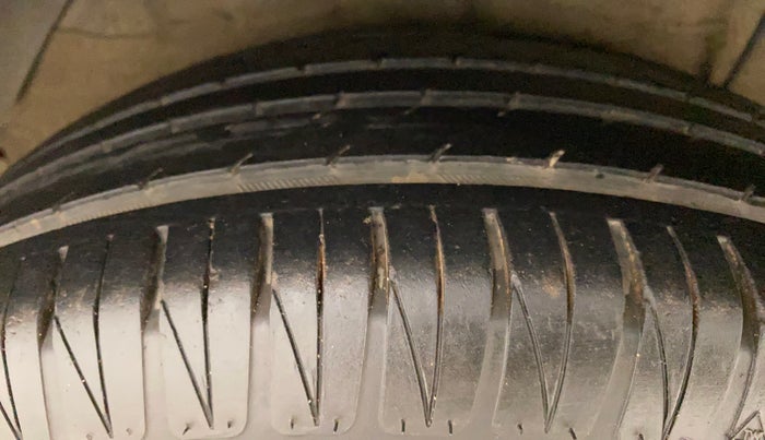 2012 Hyundai i20 SPORTZ 1.2, Petrol, Manual, 80,577 km, Right Rear Tyre Tread