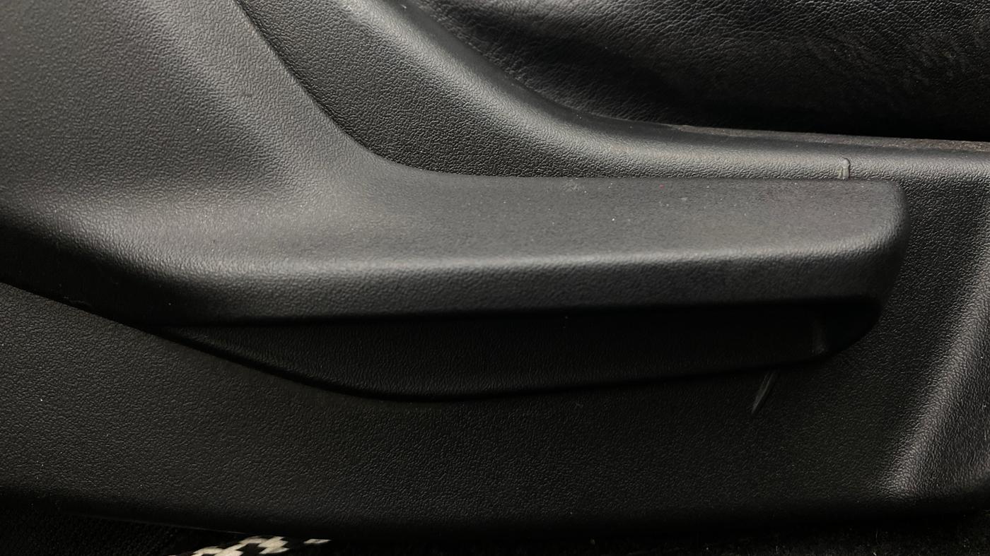2018 Maruti Baleno SIGMA PETROL 1.2, Petrol, Manual, 1,06,496 km, Driver Side Adjustment Panel