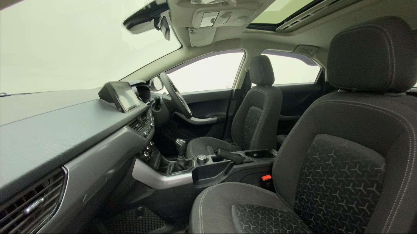 2021 Tata NEXON XM SUNROOF DIESEL, Diesel, Manual, 35,139 km, Right Side Front Door Cabin