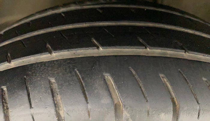2012 Maruti Alto K10 LXI, Petrol, Manual, 72,479 km, Left Front Tyre Tread
