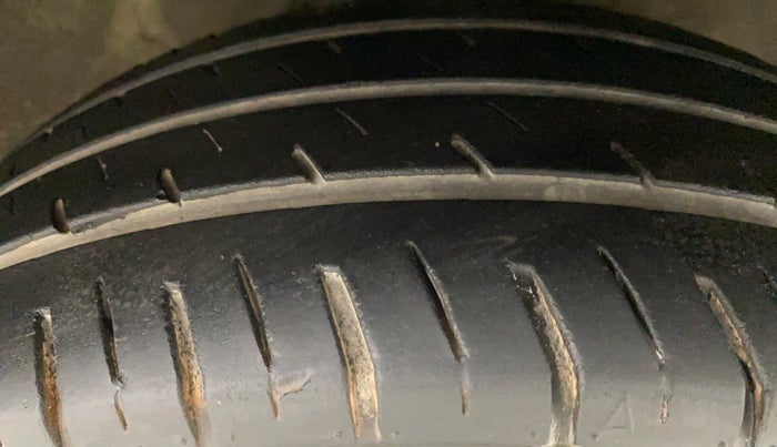 2012 Maruti Alto K10 LXI, Petrol, Manual, 72,479 km, Right Front Tyre Tread