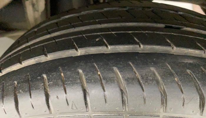 2012 Maruti Alto K10 LXI, Petrol, Manual, 72,479 km, Left Rear Tyre Tread