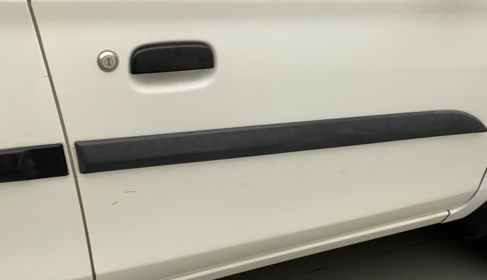 2016 Maruti Alto K10 VXI, Petrol, Manual, 32,658 km, Driver-side door - Minor scratches