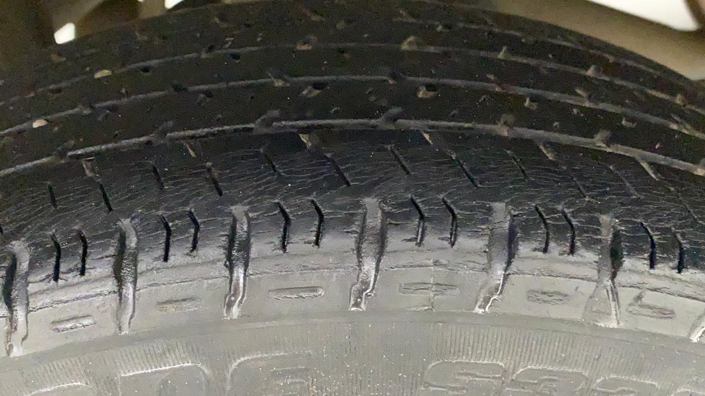 2016 Maruti Alto K10 VXI, Petrol, Manual, 32,658 km, Right Rear Tyre Tread
