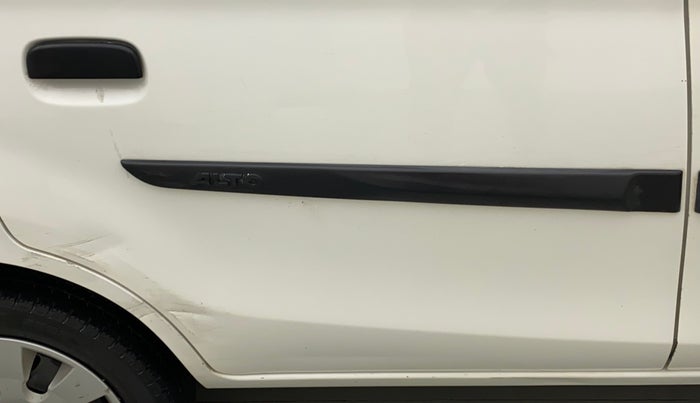 2016 Maruti Alto K10 VXI, Petrol, Manual, 32,658 km, Right rear door - Minor scratches