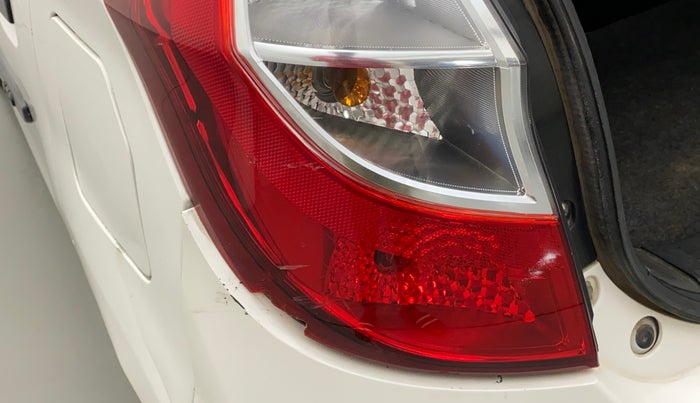 2016 Maruti Alto K10 VXI, Petrol, Manual, 32,658 km, Left tail light - Minor damage