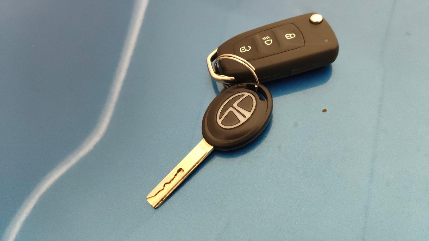 2024 Tata Tiago XZA PLUS PETROL, Petrol, Automatic, 3,289 km, Key Close Up