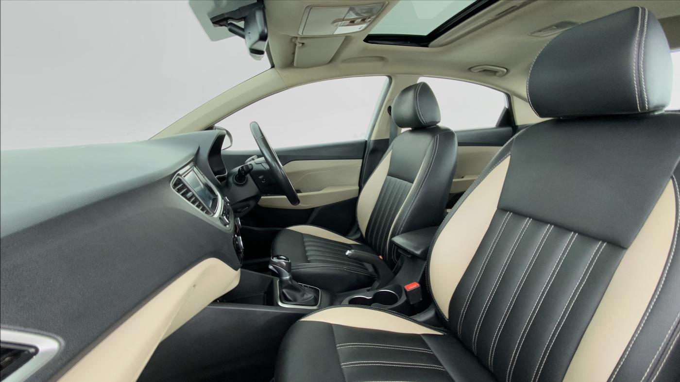 2017 Hyundai Verna 1.6 CRDI SX + AT, Diesel, Automatic, 91,337 km, Right Side Front Door Cabin