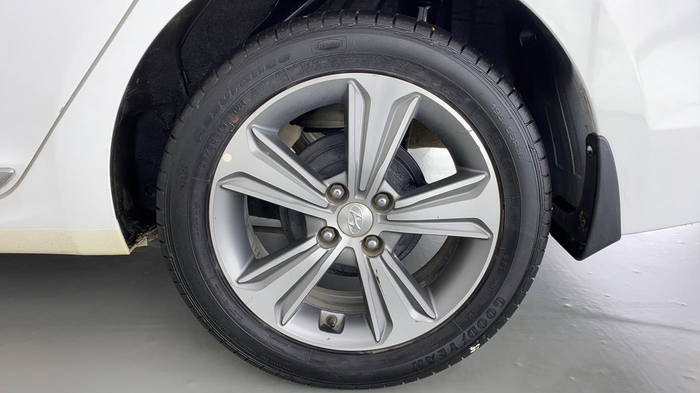 2017 Hyundai Verna 1.6 CRDI SX + AT, Diesel, Automatic, 91,337 km, Left Rear Wheel