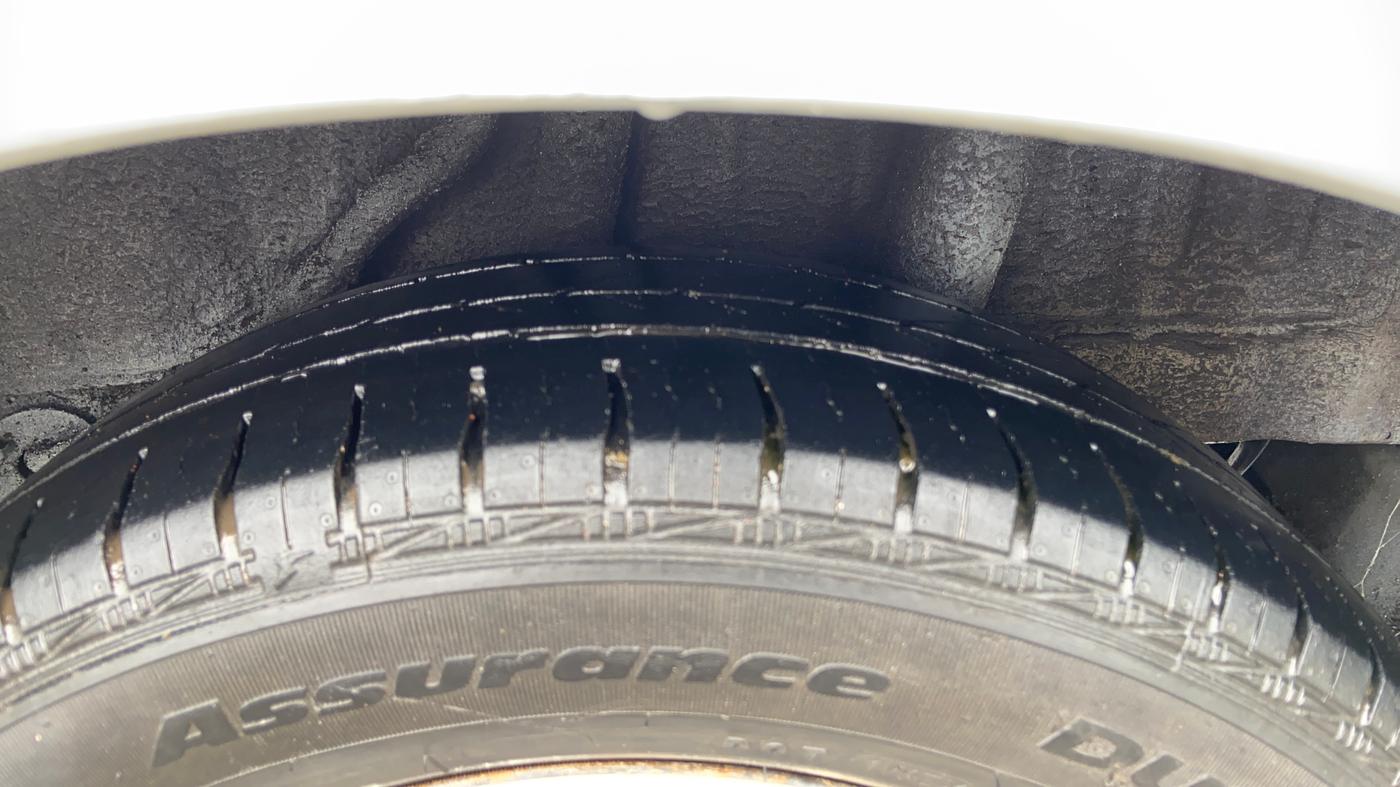 2015 Honda Brio S MT, CNG, Manual, 92,282 km, Left Rear Tyre Tread