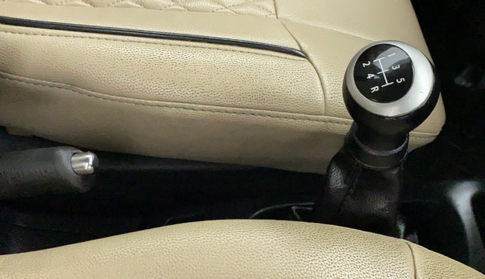 2017 Maruti Wagon R 1.0 VXI OPT, Petrol, Manual, 59,896 km, Gear Lever