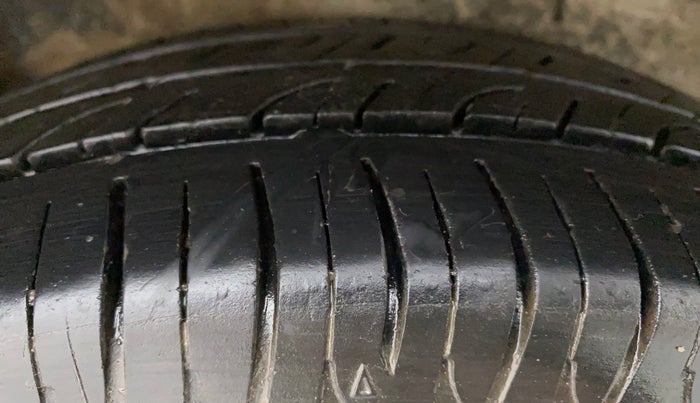 2017 Maruti Wagon R 1.0 VXI OPT, Petrol, Manual, 59,896 km, Right Rear Tyre Tread