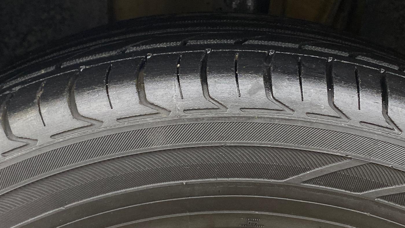 2022 Volkswagen TAIGUN GT 1.5 TSI MT, Petrol, Manual, 64,712 km, Left Front Tyre Tread
