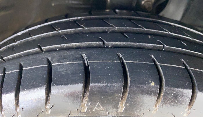 2021 Maruti New Wagon-R LXI CNG 1.0 L, CNG, Manual, 95,966 km, Right Front Tyre Tread