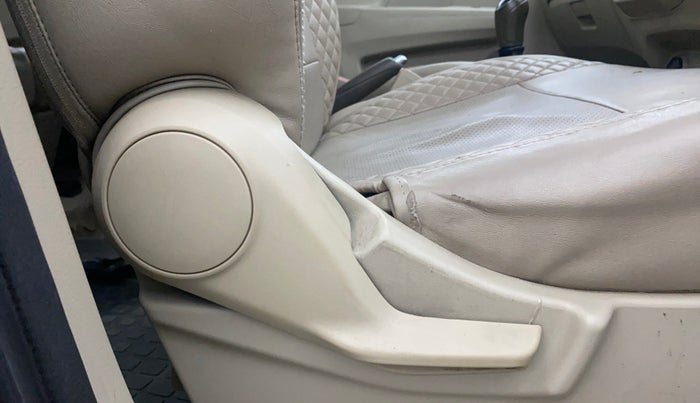 2022 Maruti Ertiga   VXI (O) CNG, CNG, Manual, 71,626 km, Driver Side Adjustment Panel