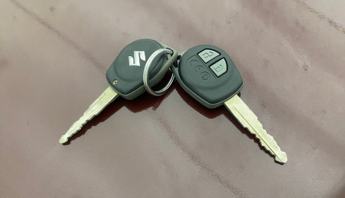 2022 Maruti Ertiga   VXI (O) CNG, CNG, Manual, 71,626 km, Key Close Up