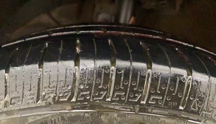 2022 Maruti Ertiga   VXI (O) CNG, CNG, Manual, 71,626 km, Left Front Tyre Tread