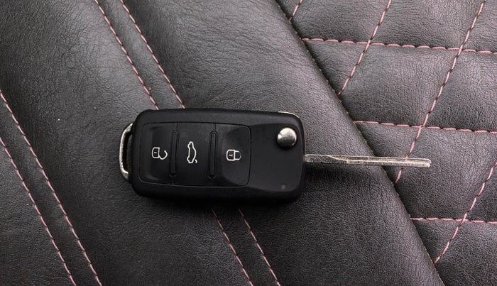 2022 Volkswagen Polo HIGHLINE PLUS 1.0L TSI, Petrol, Manual, 32,468 km, Key Close Up