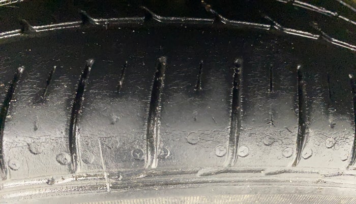 2022 Volkswagen Polo HIGHLINE PLUS 1.0L TSI, Petrol, Manual, 32,468 km, Left Front Tyre Tread