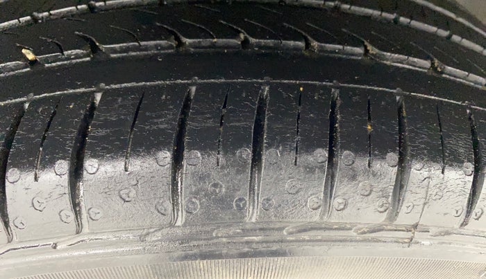 2022 Volkswagen Polo HIGHLINE PLUS 1.0L TSI, Petrol, Manual, 32,468 km, Right Rear Tyre Tread