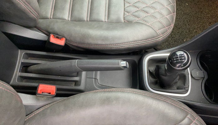 2022 Volkswagen Polo HIGHLINE PLUS 1.0L TSI, Petrol, Manual, 32,468 km, Gear Lever