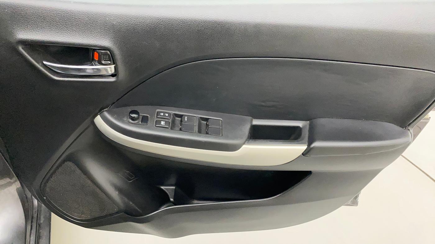 2017 Maruti Baleno DELTA PETROL 1.2, Petrol, Manual, 89,865 km, Driver Side Door Panels Control