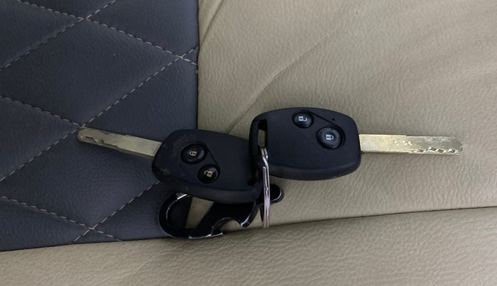 2014 Honda Mobilio 1.5L I-VTEC S, Petrol, Manual, 79,192 km, Key Close Up