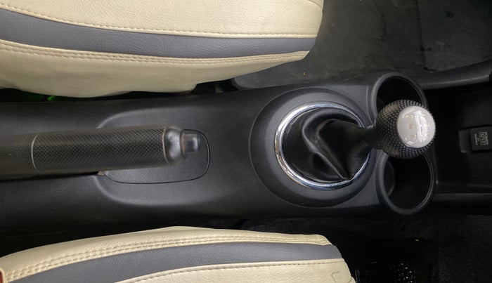 2014 Honda Mobilio 1.5L I-VTEC S, Petrol, Manual, 79,192 km, Gear Lever