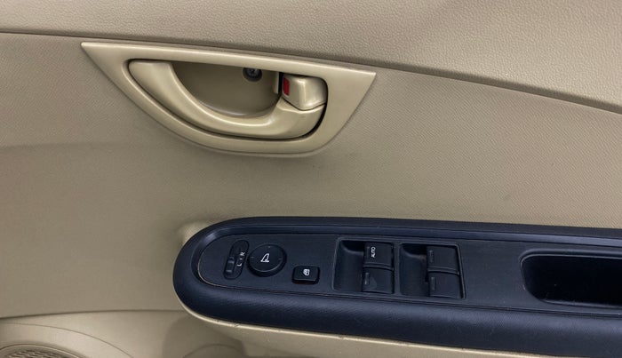 2014 Honda Mobilio 1.5L I-VTEC S, Petrol, Manual, 79,192 km, Driver Side Door Panels Control