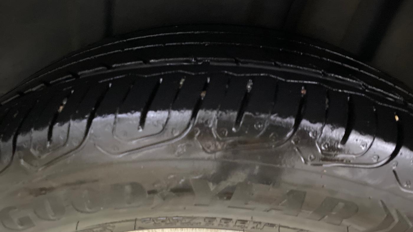 2022 Volkswagen VIRTUS TOPLINE TSI 1.0 AT, Petrol, Automatic, 30,539 km, Left Rear Tyre Tread