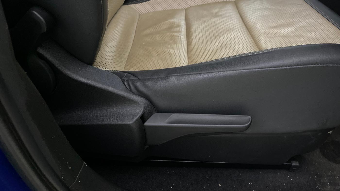 2022 Volkswagen VIRTUS TOPLINE TSI 1.0 AT, Petrol, Automatic, 30,539 km, Driver Side Adjustment Panel