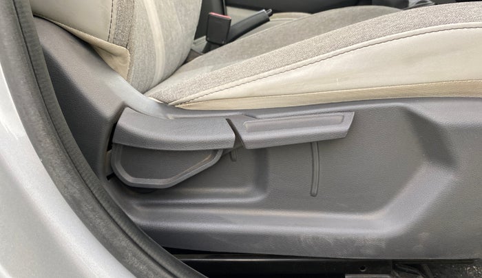 2021 Hyundai GRAND I10 NIOS SPORTZ 1.2 KAPPA VTVT, Petrol, Manual, 55,080 km, Driver Side Adjustment Panel