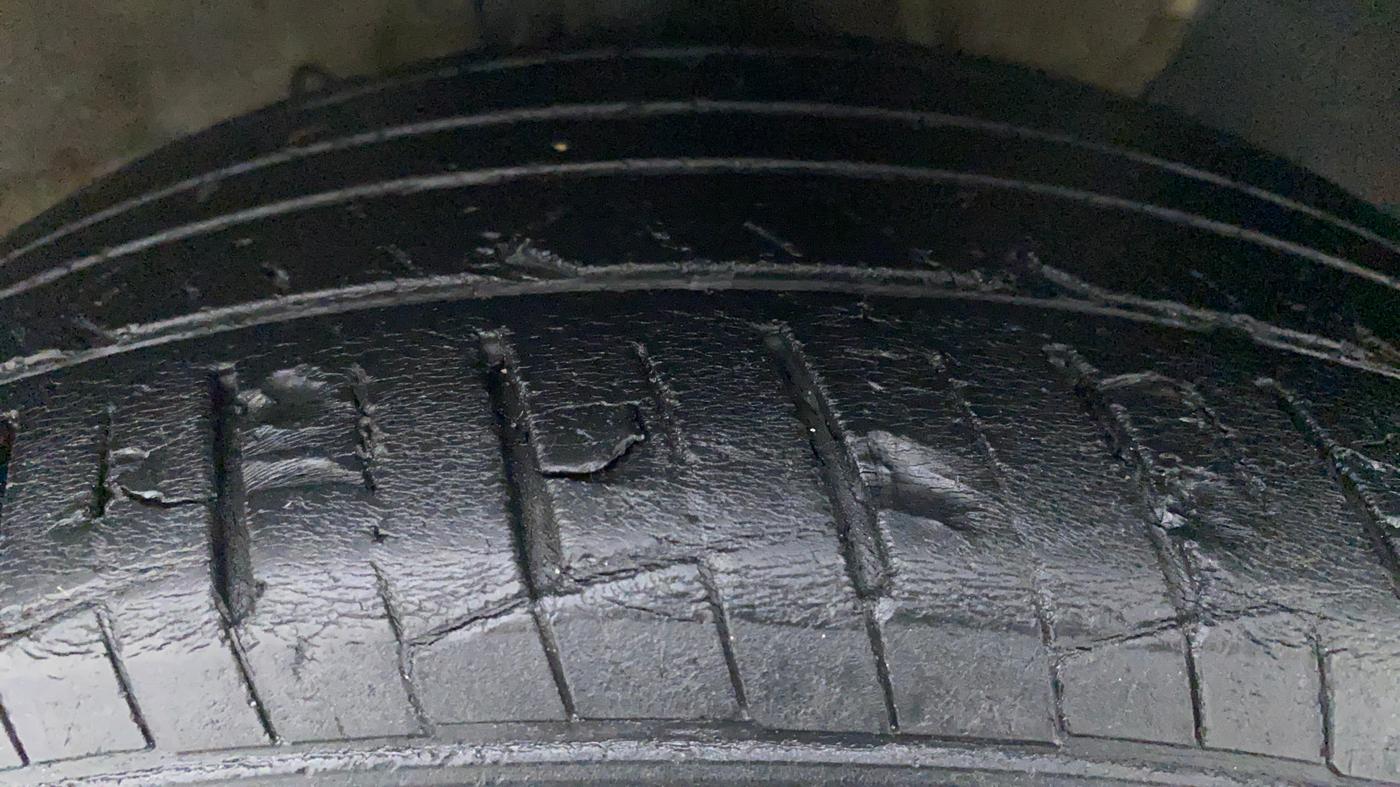 2017 Hyundai Verna 1.6 SX VTVT, Petrol, Manual, 49,592 km, Right Front Tyre Tread