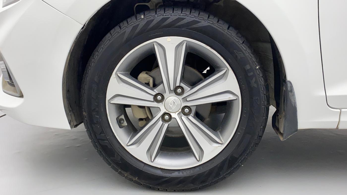 2017 Hyundai Verna 1.6 SX VTVT, Petrol, Manual, 49,592 km, Left Front Wheel