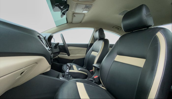 2017 Hyundai Verna 1.6 SX VTVT, Petrol, Manual, 49,592 km, Right Side Front Door Cabin