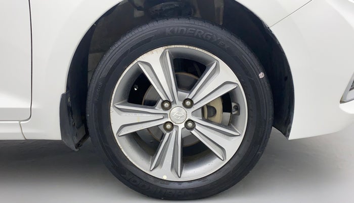 2017 Hyundai Verna 1.6 SX VTVT, Petrol, Manual, 49,592 km, Right Front Wheel