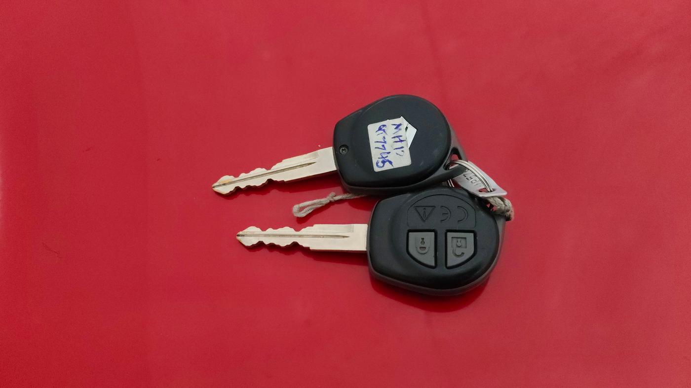 2018 Maruti Swift VXI, Petrol, Manual, 40,665 km, Key Close Up