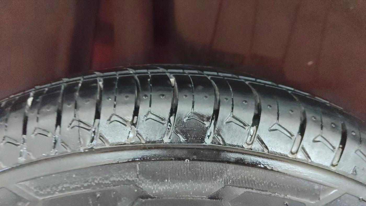 2018 Maruti Swift VXI, Petrol, Manual, 40,665 km, Right Rear Tyre Tread