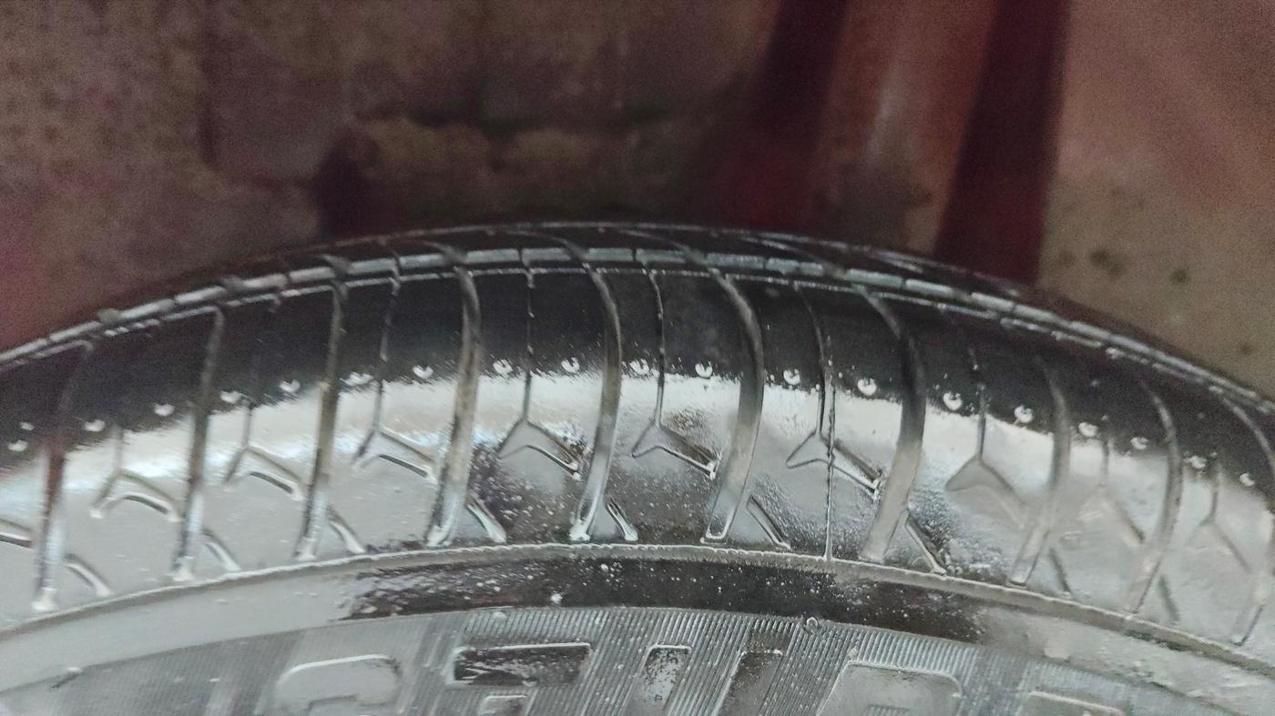 2018 Maruti Swift VXI, Petrol, Manual, 40,665 km, Left Rear Tyre Tread